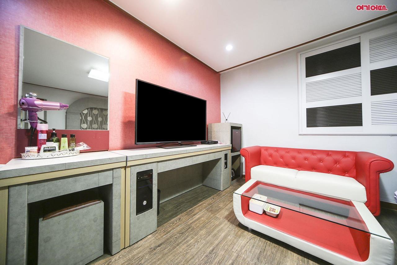 Firenze Motel Асан Екстер'єр фото