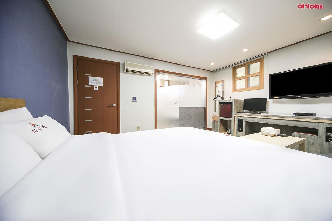Firenze Motel Асан Екстер'єр фото