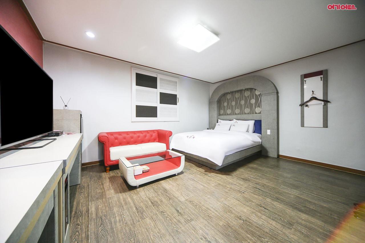 Firenze Motel Асан Екстер'єр фото