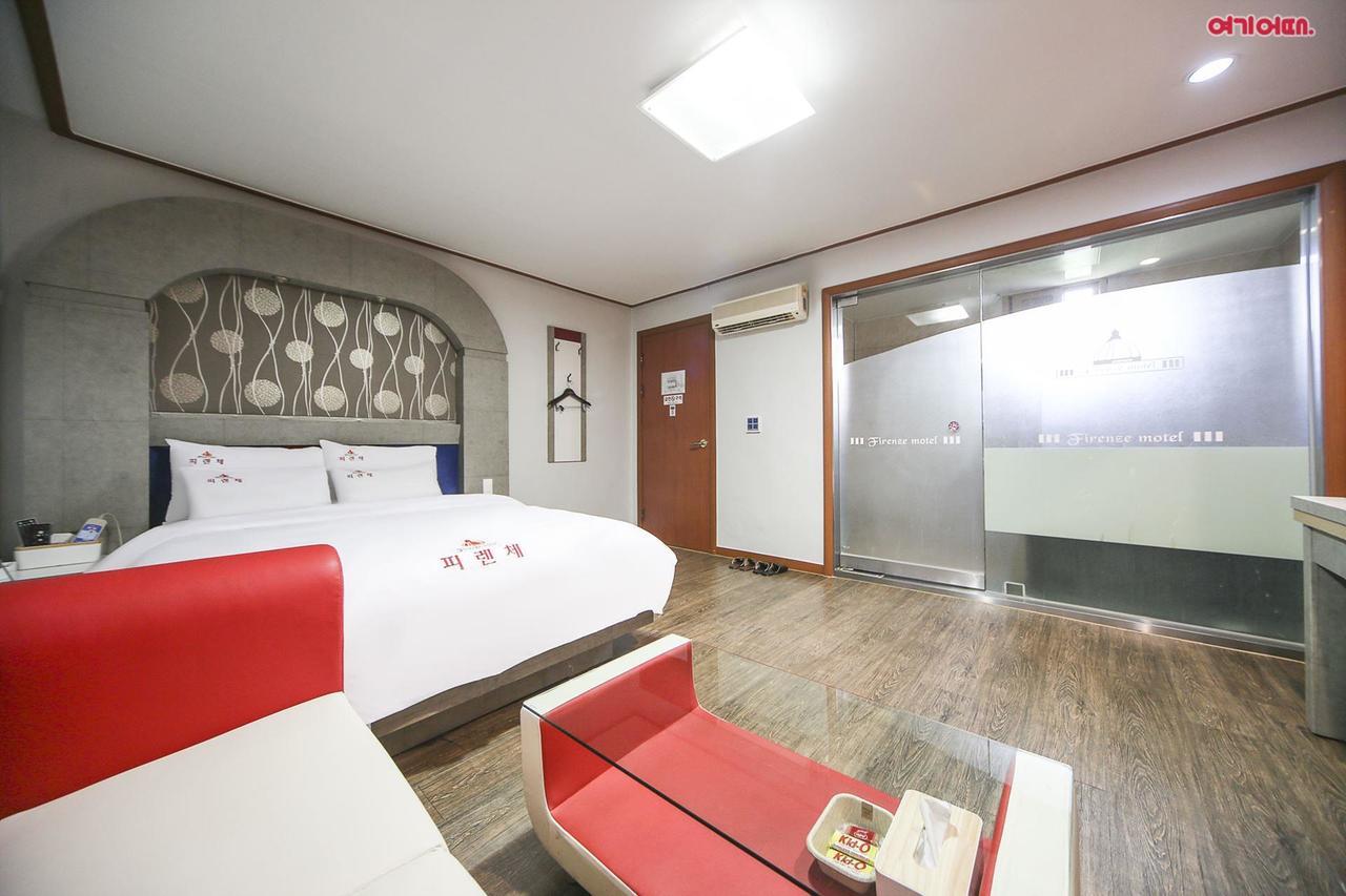 Firenze Motel Асан Екстер'єр фото