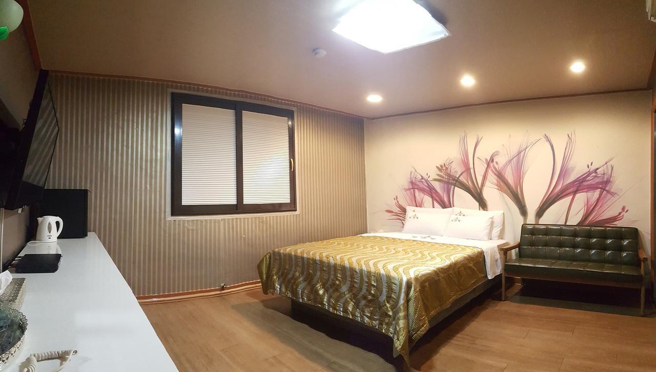 Firenze Motel Асан Екстер'єр фото