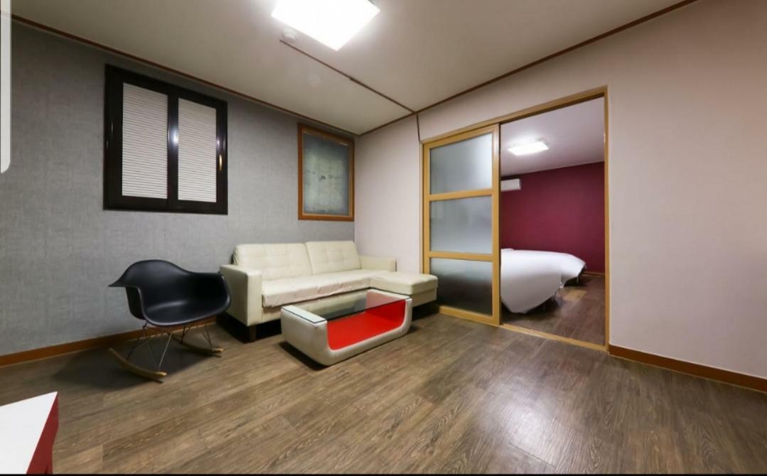 Firenze Motel Асан Екстер'єр фото