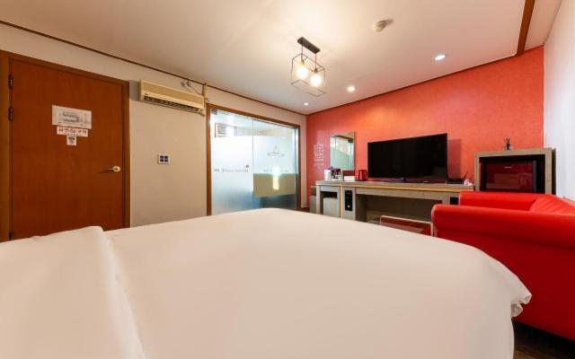 Firenze Motel Асан Екстер'єр фото